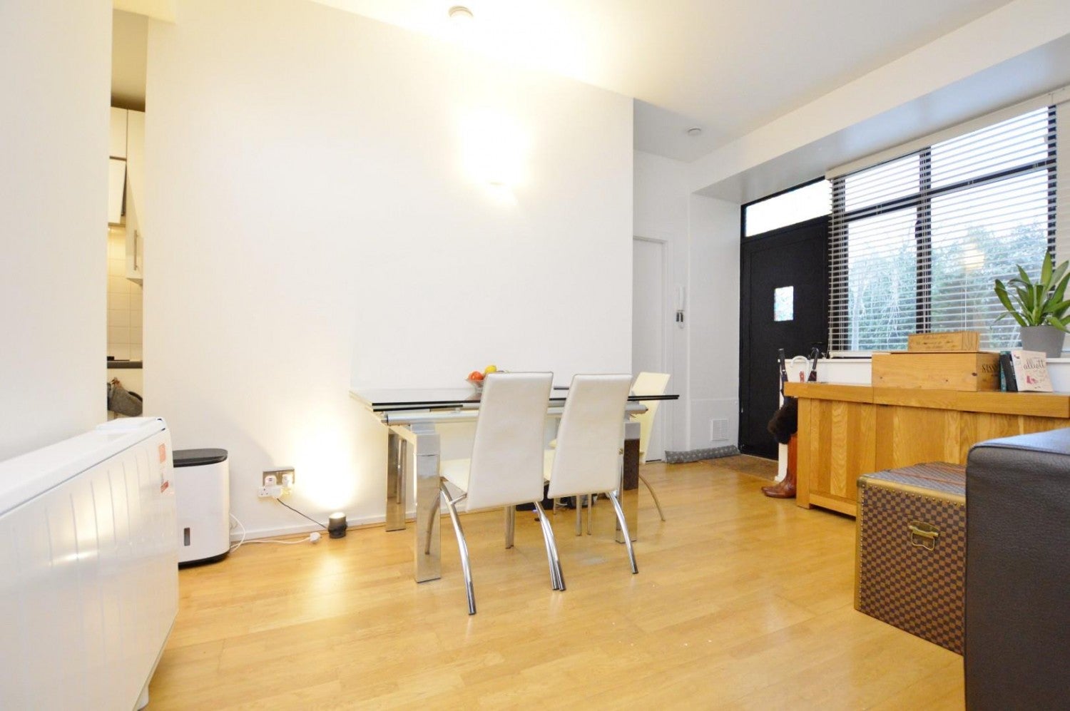Flat Jedburgh Road in Greater London