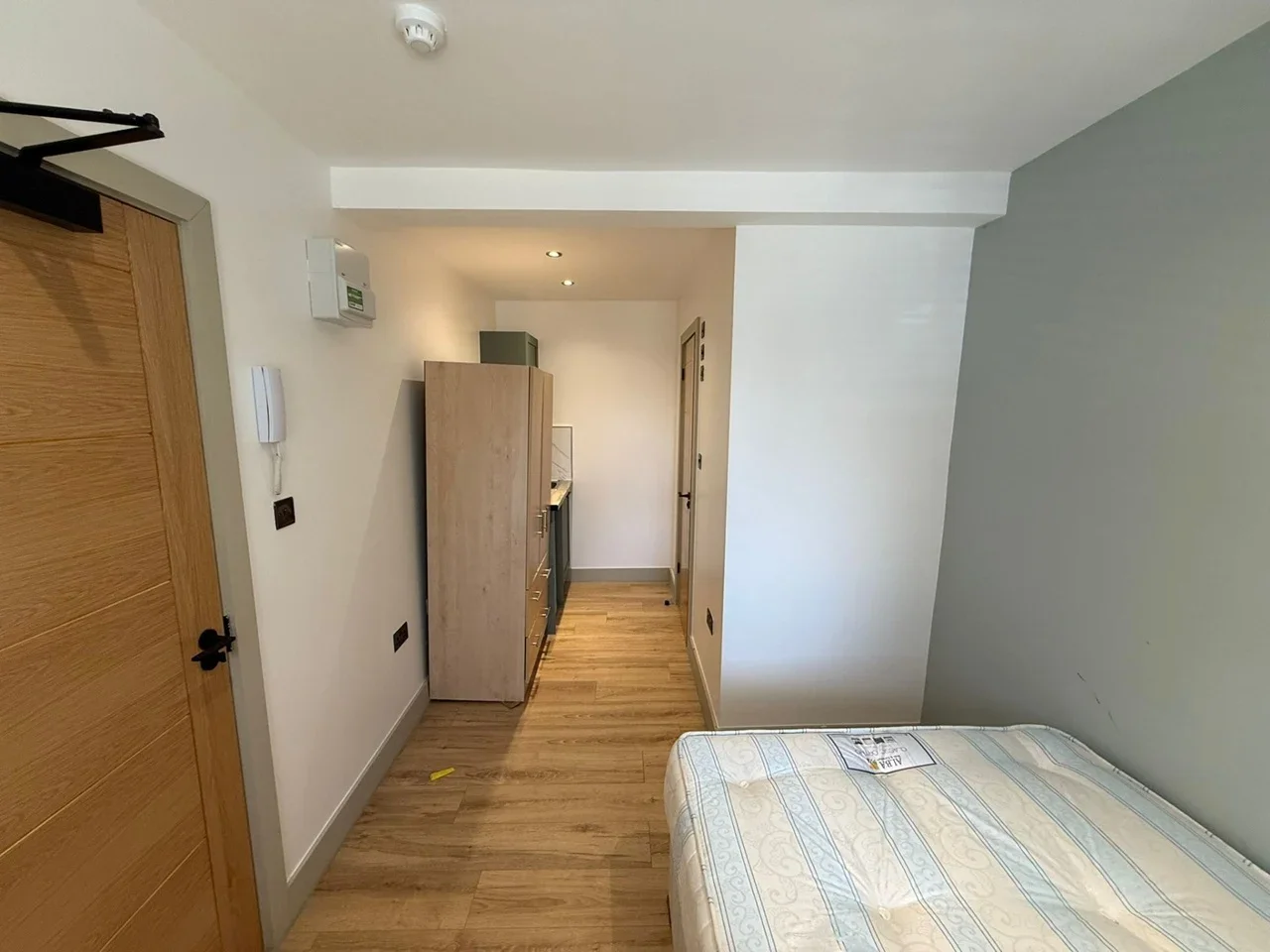 Flat Darwin Drive in Greater London