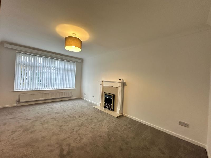 Flat Rivington Close in Southport