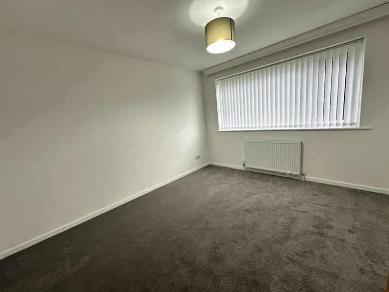 Flat Rivington Close in Southport