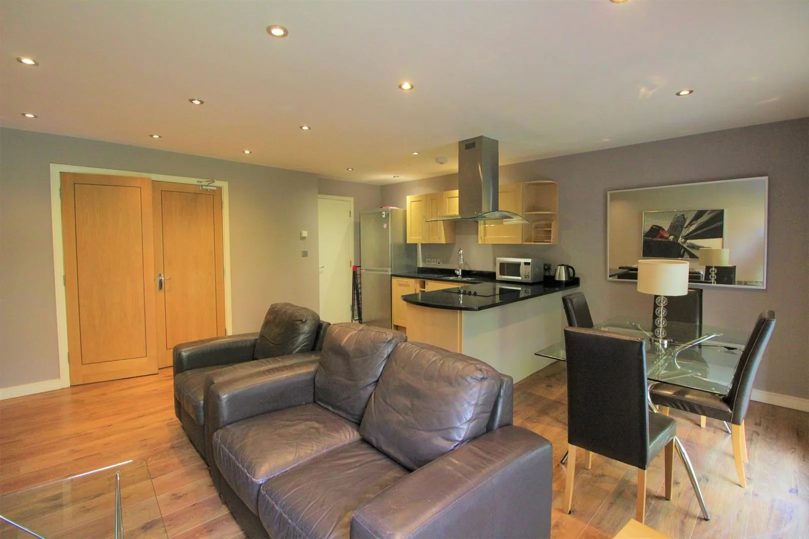 Flat Alpha Grove in Greater London