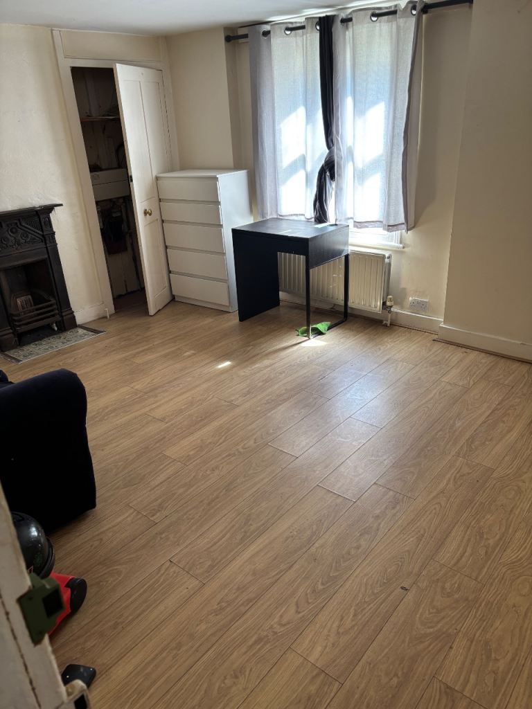 House Mercia Grove in Greater London