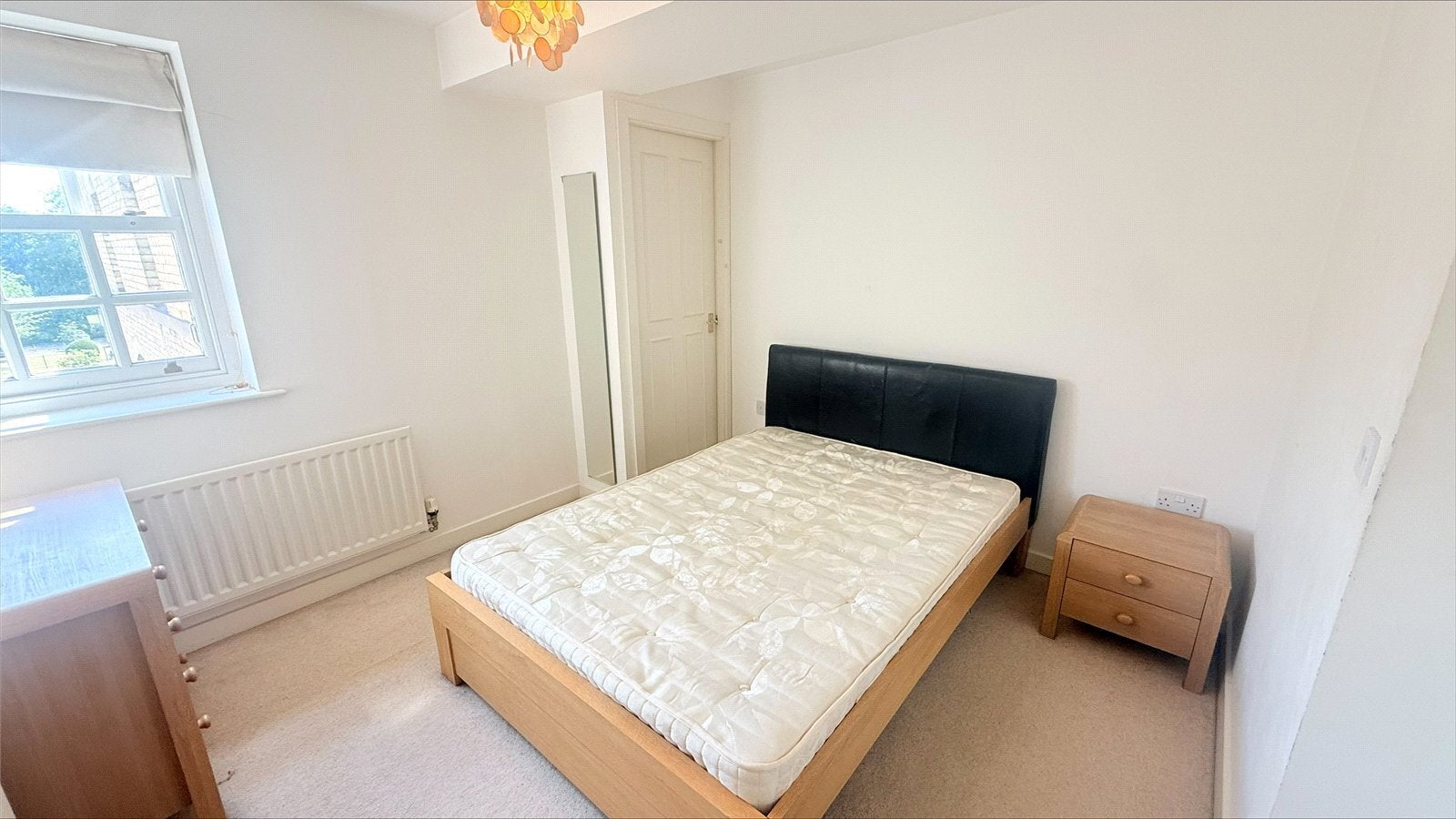 Flat Tuke Grove in Wakefield