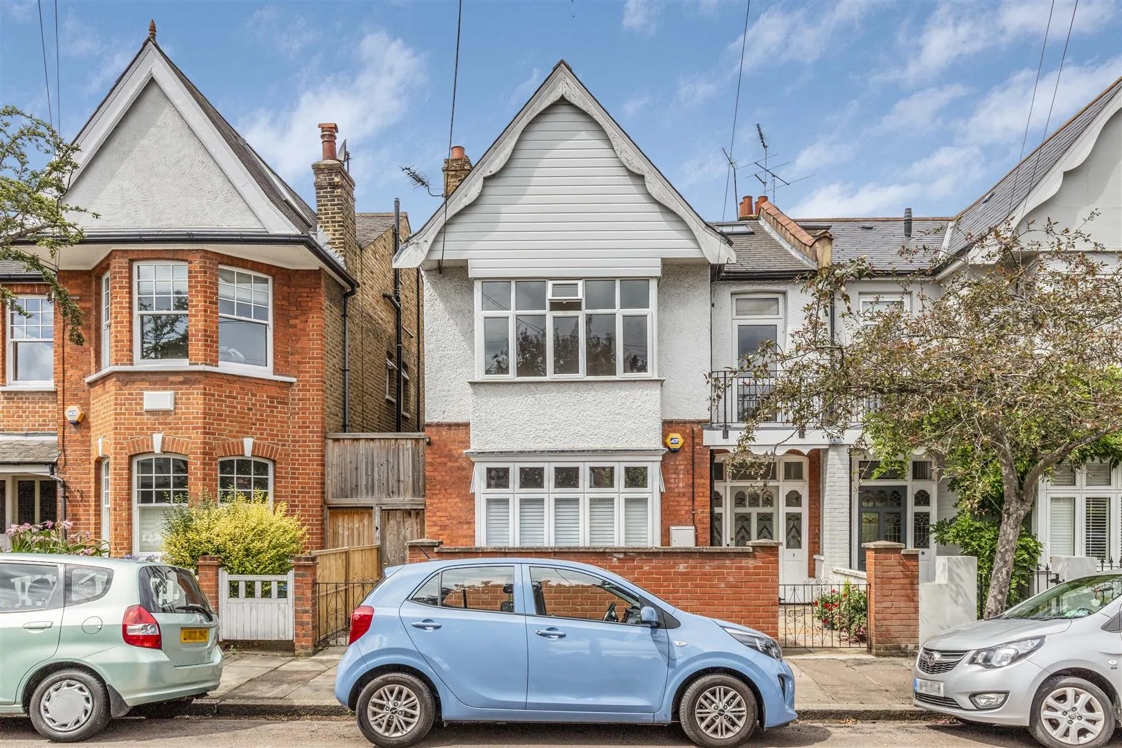 House Leinster Avenue in Greater London