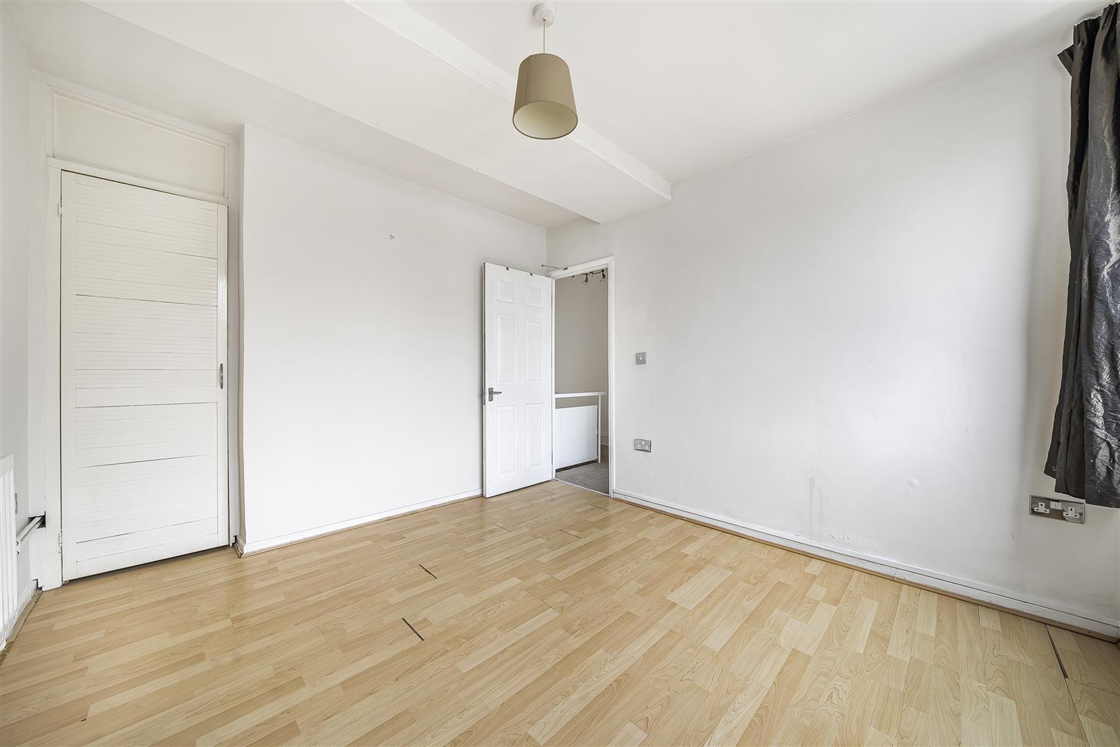 Flat Sherfield Gardens in Greater London