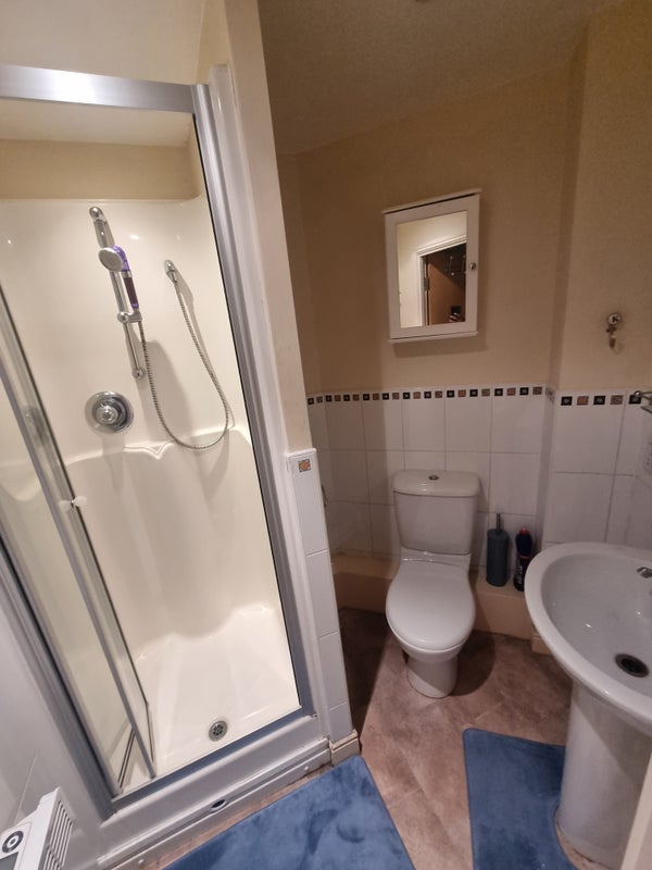 Flat Brackenhurst Place in Leeds