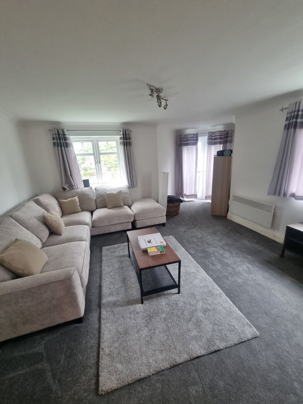 Flat Brackenhurst Place in Leeds
