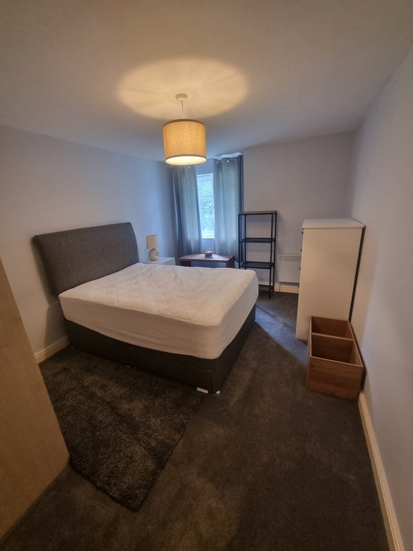 Flat Brackenhurst Place in Leeds