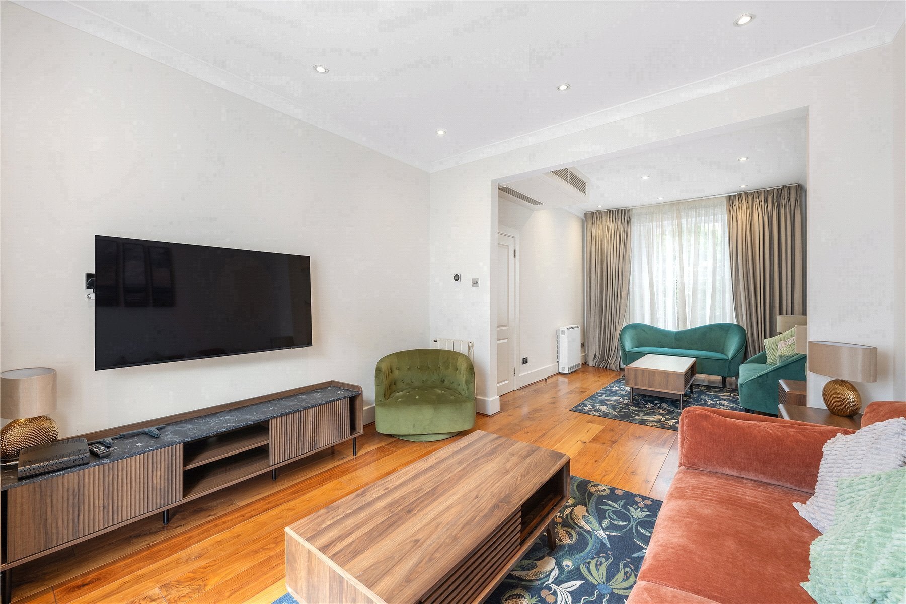 House Abingdon Villas in Greater London