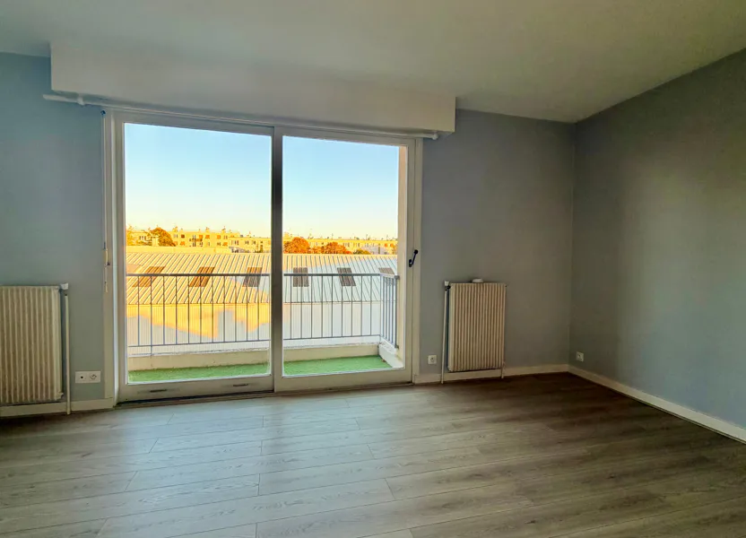 Appartement Rue du 42e de Ligne à Joinville-le-Pont