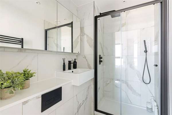 Flat Beechen Grove in Watford