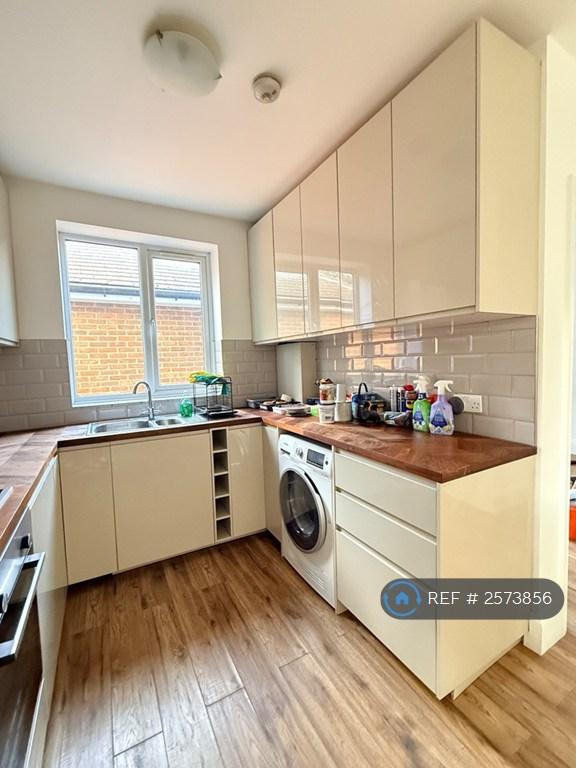 Flat Roehampton Vale in Greater London