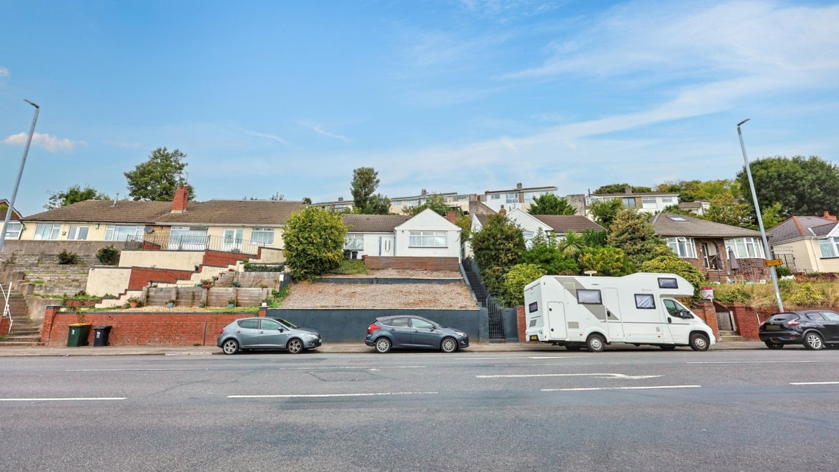 House Chepstow Road in Newport