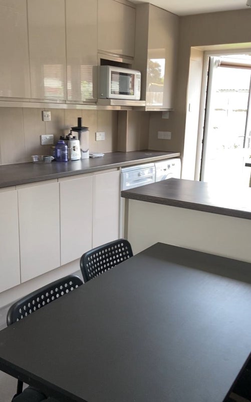 Room Sycamore Close in Greater London
