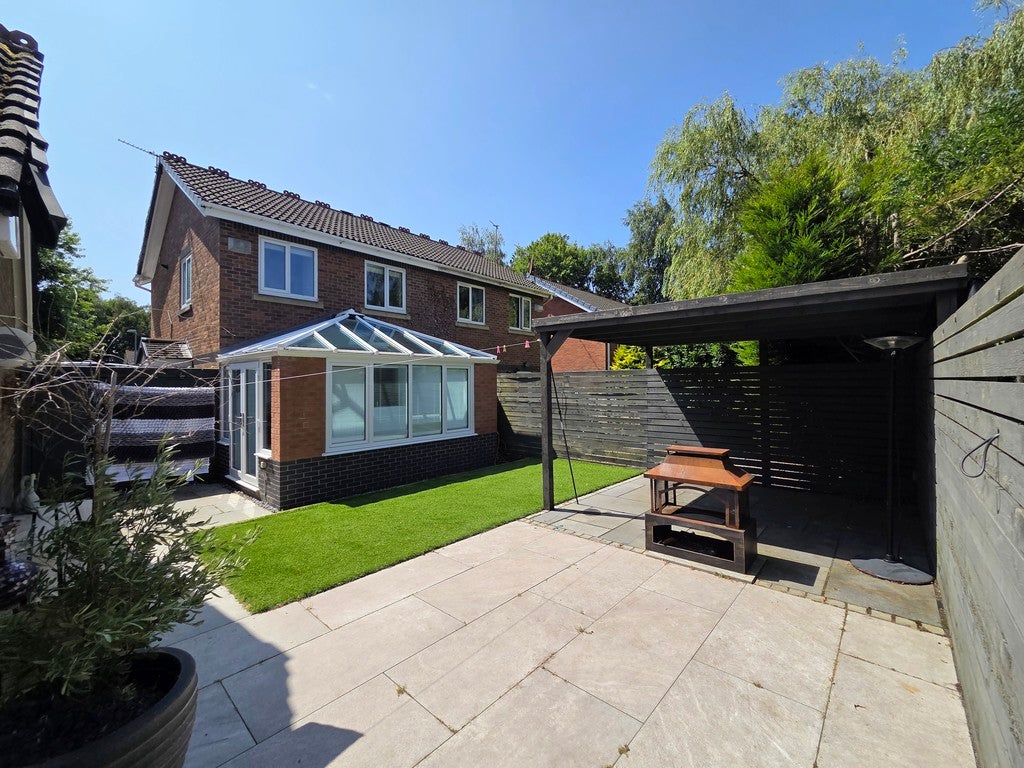 House Yew Tree Close in Chorley