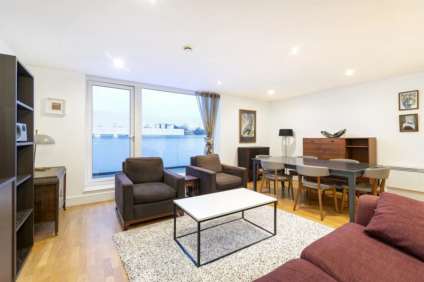 Flat Drayton Park in Greater London
