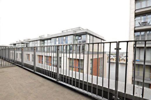 Flat Western Gateway in Greater London