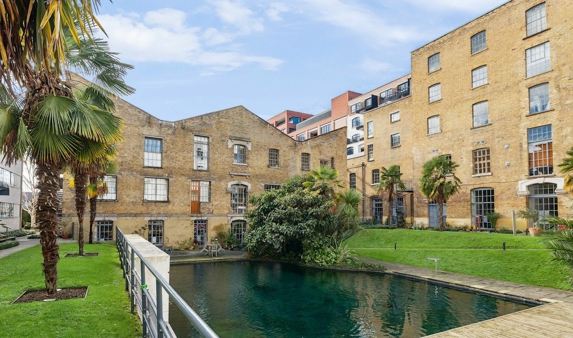 Flat New Tannery Way in Greater London