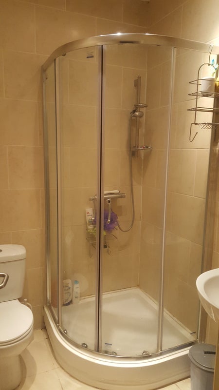 Room Malpas Road in Greater London