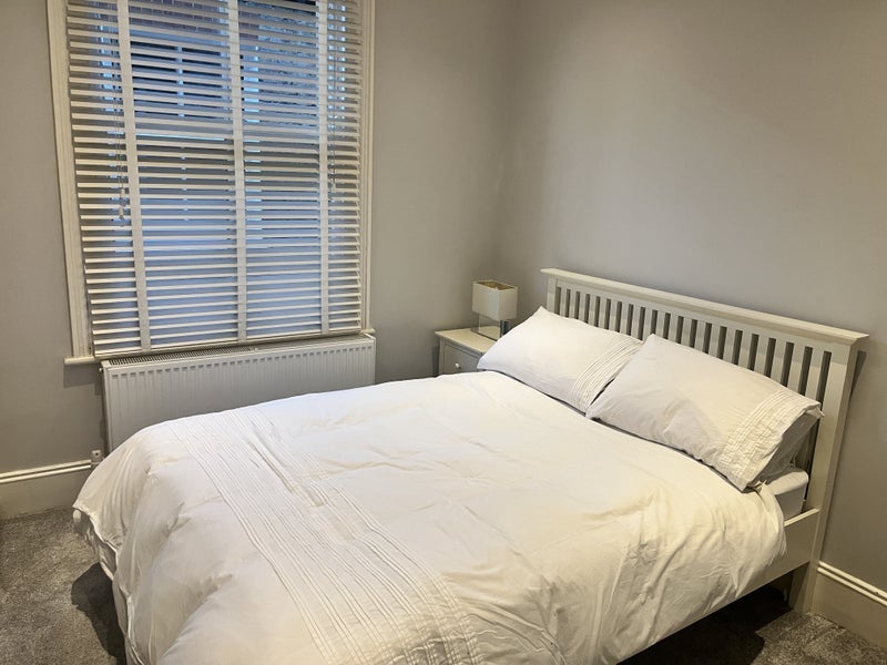Room Marius Road in Greater London