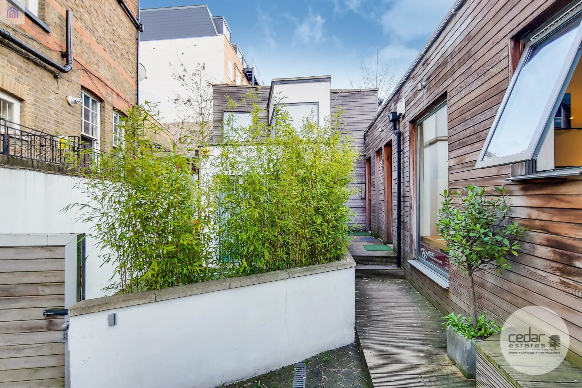 Flat Magdalen Mews in Greater London