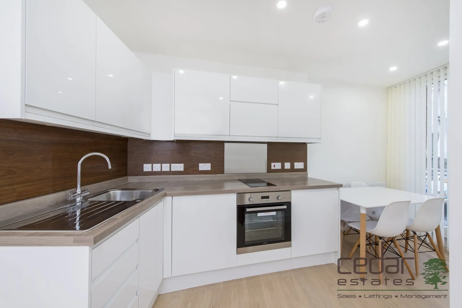 Flat Magdalen Mews in Greater London