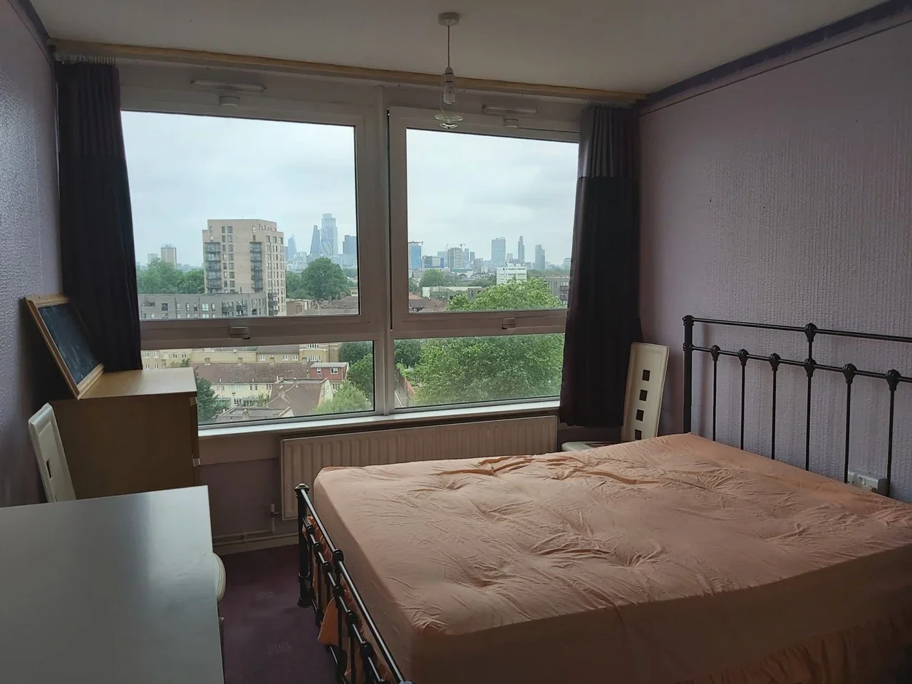 Room Carr Street in Greater London