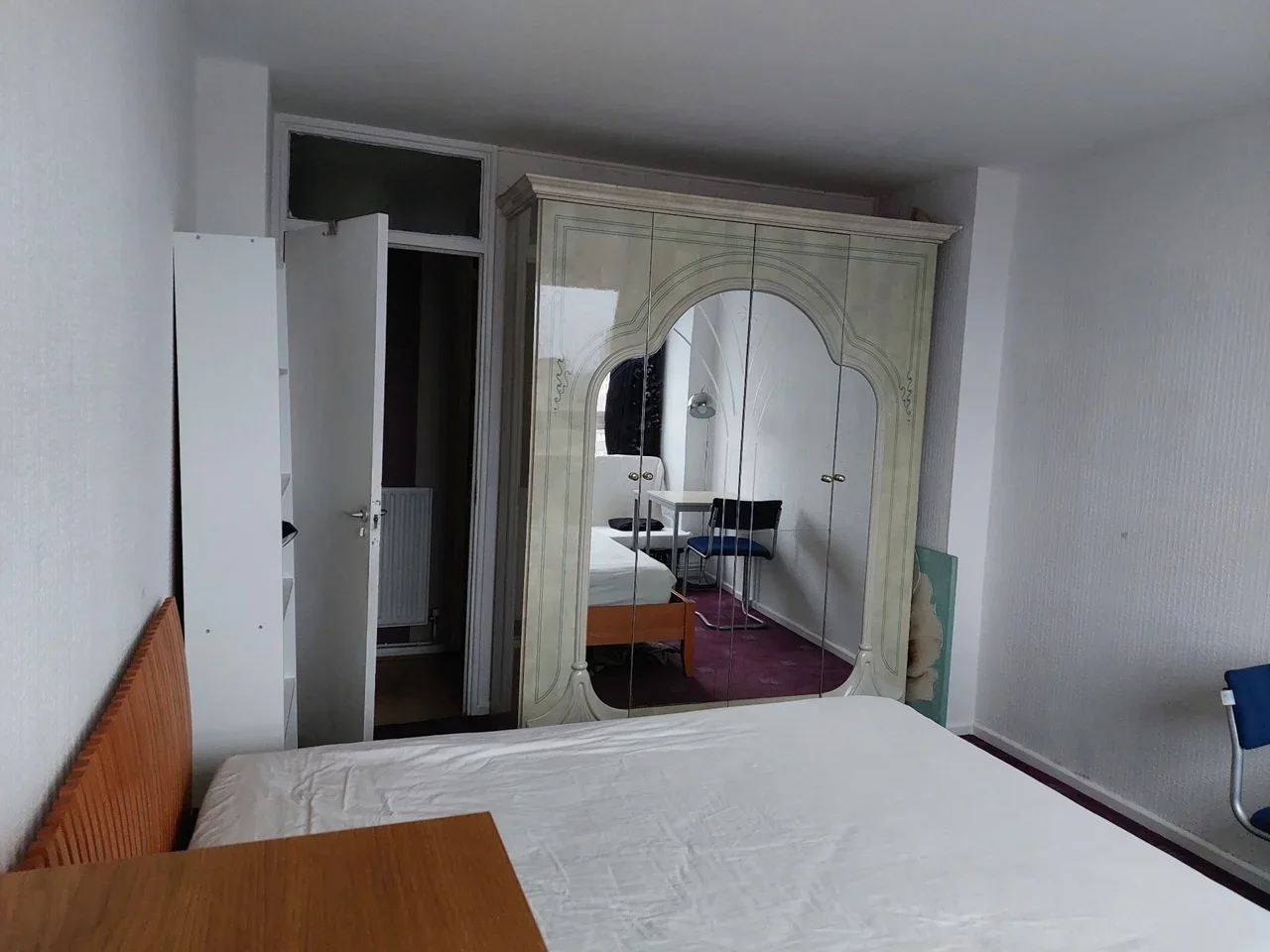 Room Carr Street in Greater London