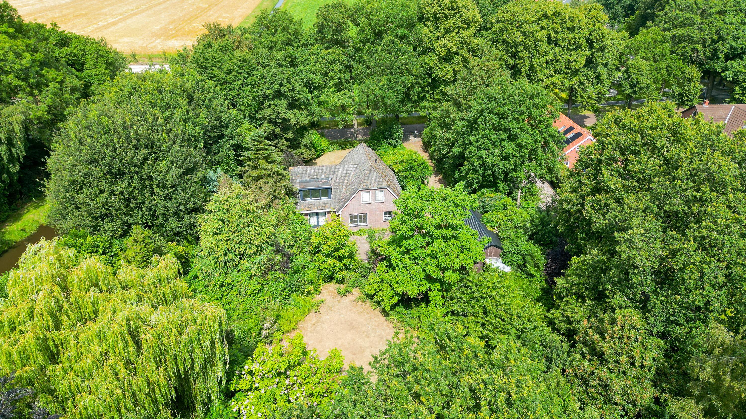 Vrijstaande woning te koop: Dorpsstraat 27, Vriescheloo