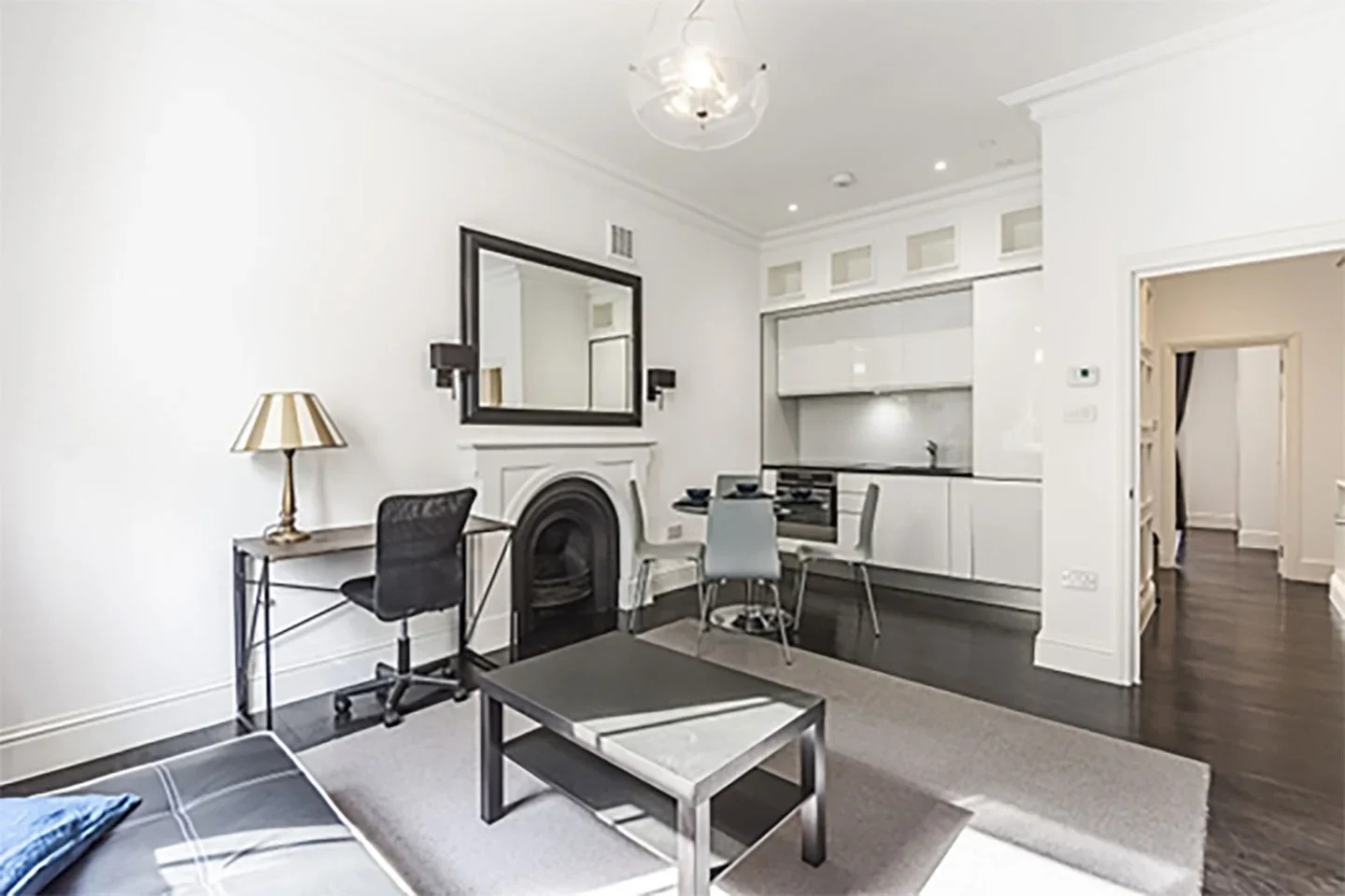 Flat St George's Square in City of Westminster