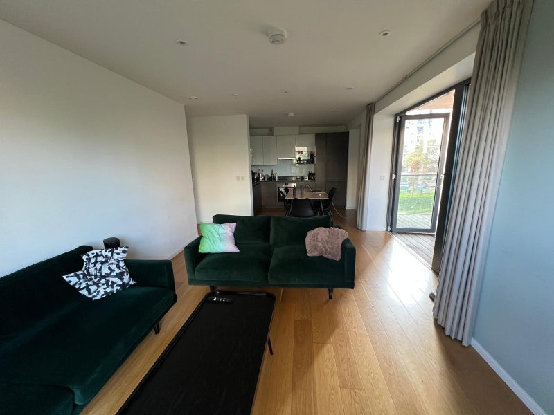 Room Glade Walk in Greater London