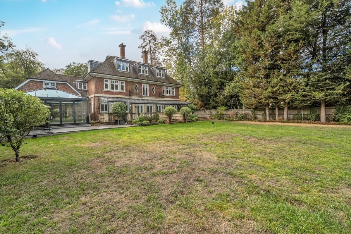 House Windsor Road in Winkfield
