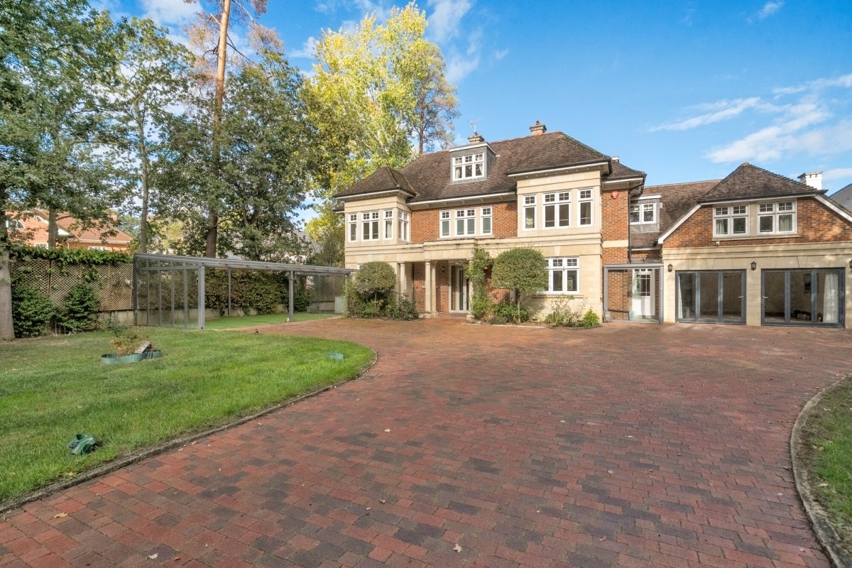 House Windsor Road in Winkfield