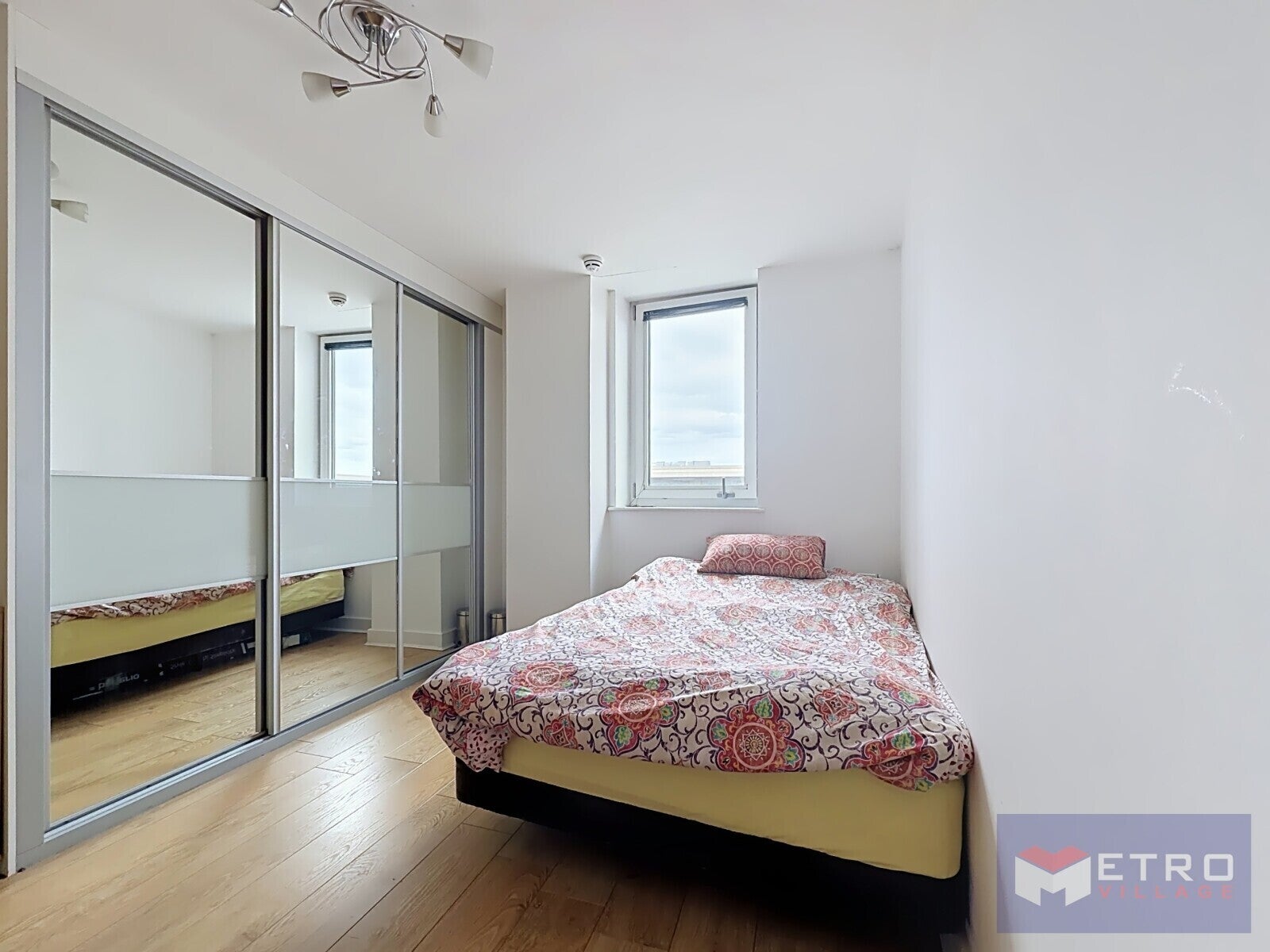 Flat Surrey Quays Road in Greater London
