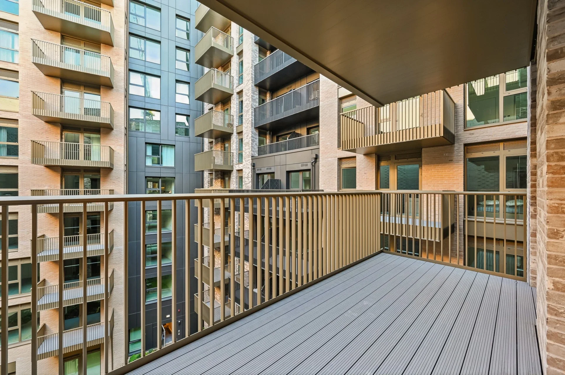 Flat Gasholder Place in Greater London