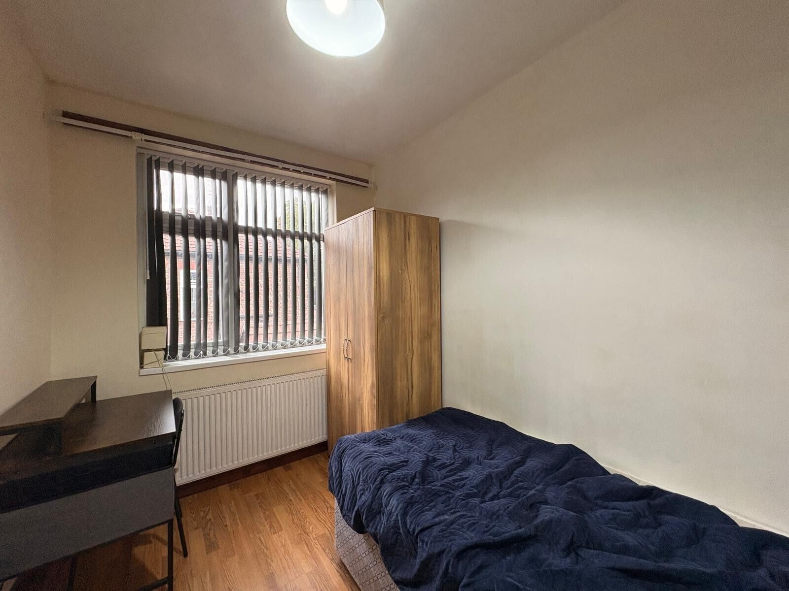 Room Lower Park Road in Manchester