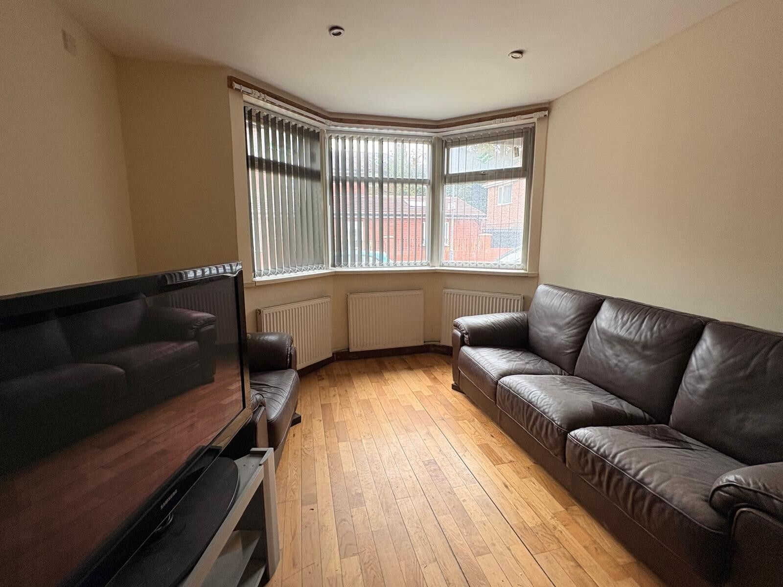 Room Lower Park Road in Manchester