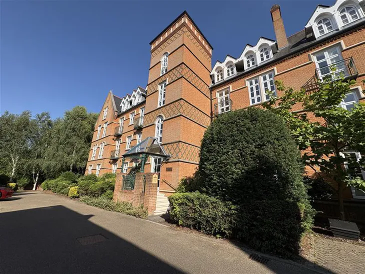 Flat Holloway Drive in Borough of Runnymede