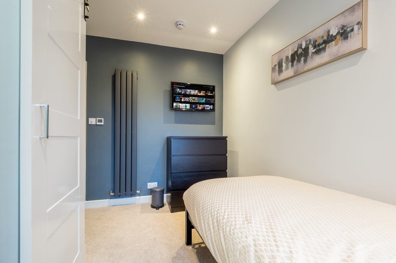 Room Farren Road in Coventry