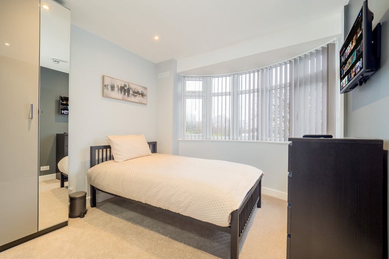 Room Farren Road in Coventry