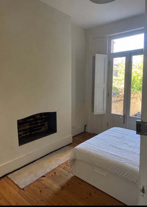 Room Brooke Road in Greater London