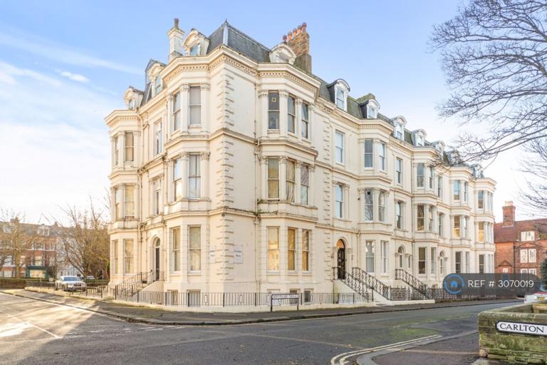 Flat St Martin's Avenue in Scarborough