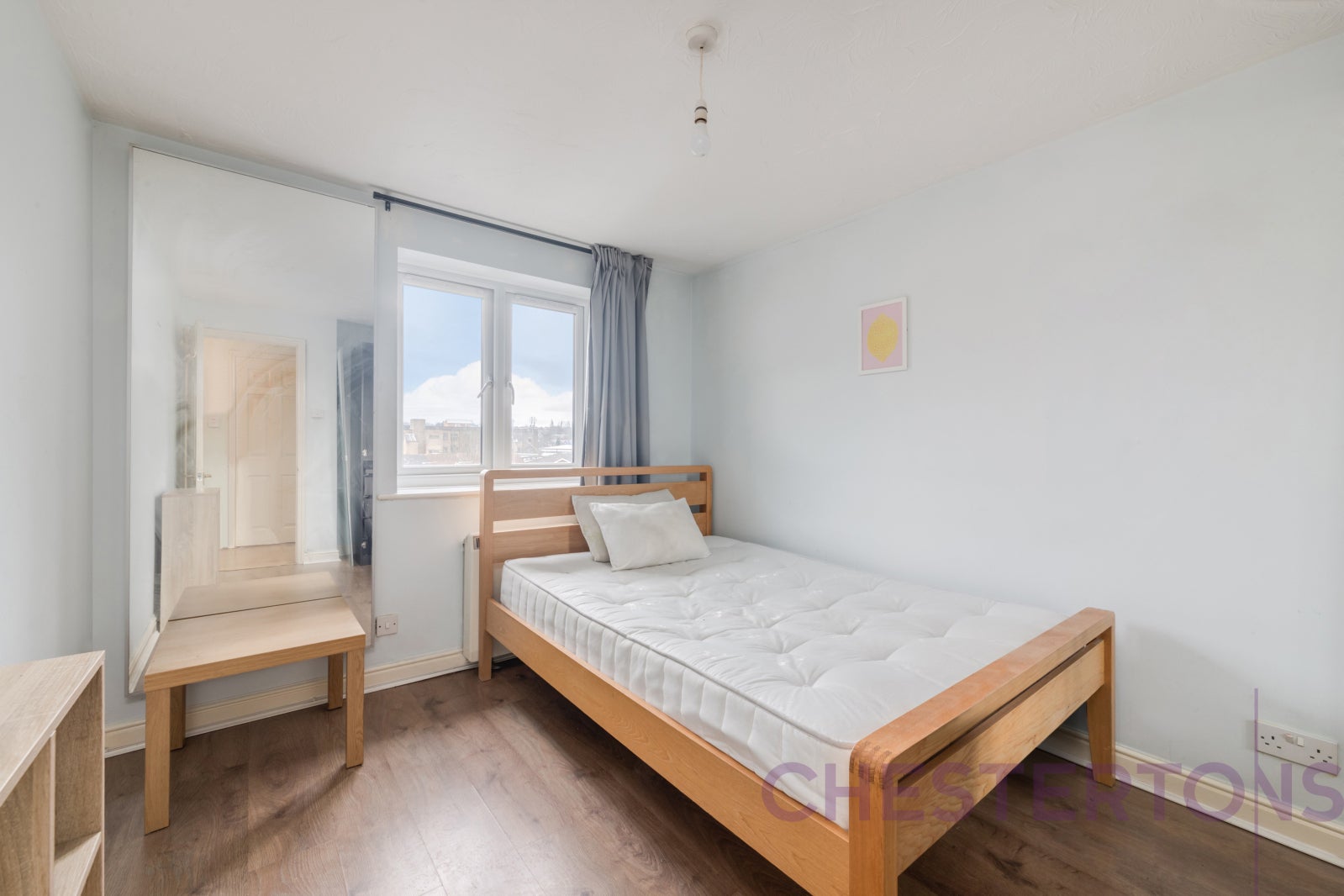 Flat Harlinger Street in Greater London
