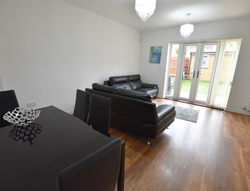 House Summer Drive in Greater London