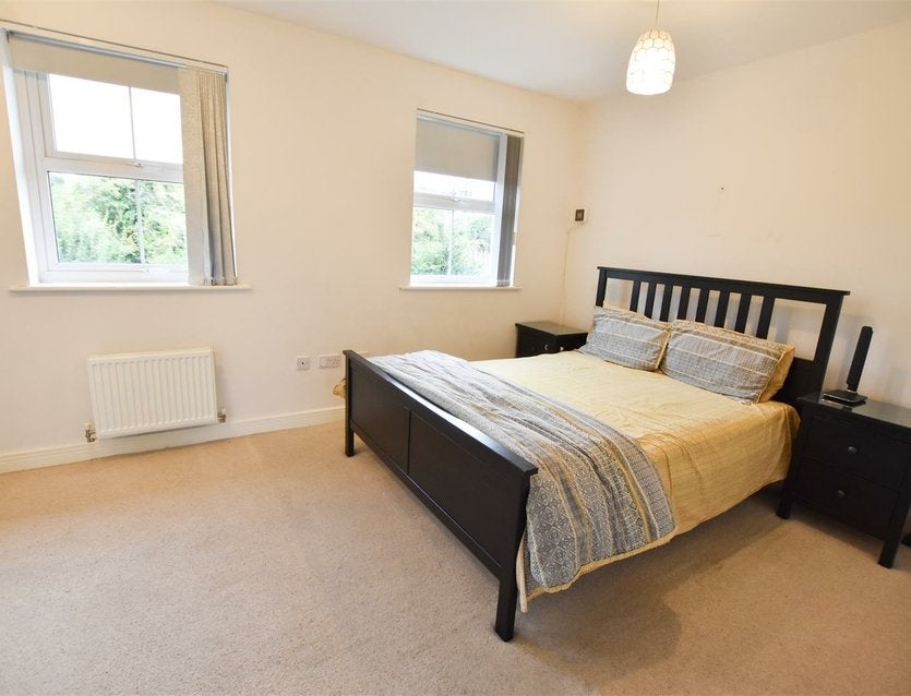 House Summer Drive in Greater London