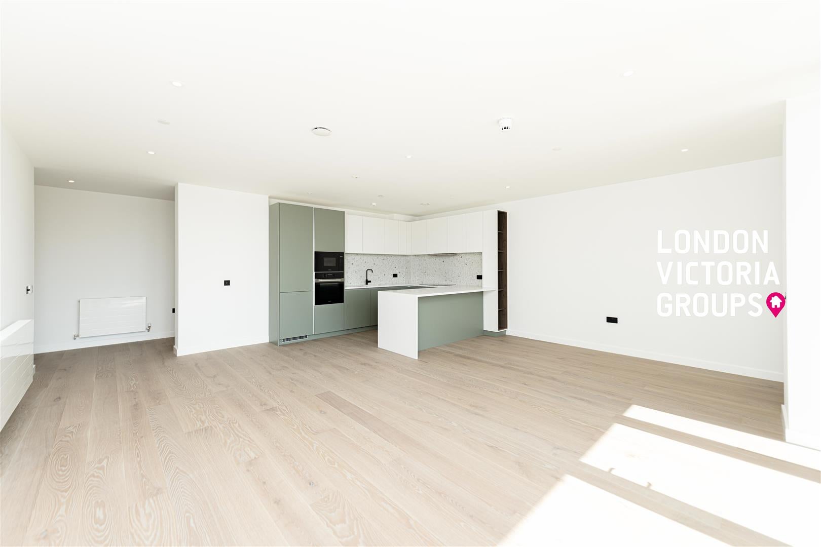 Flat Dymock Street in Greater London