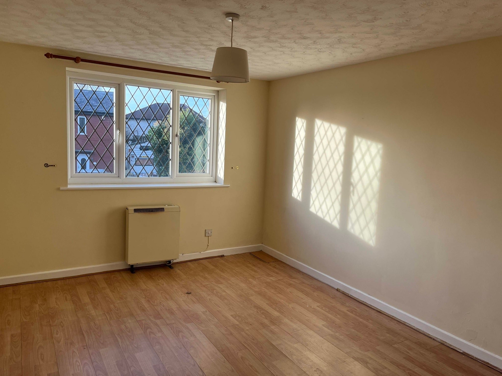 Flat Roscow Avenue in Bolton