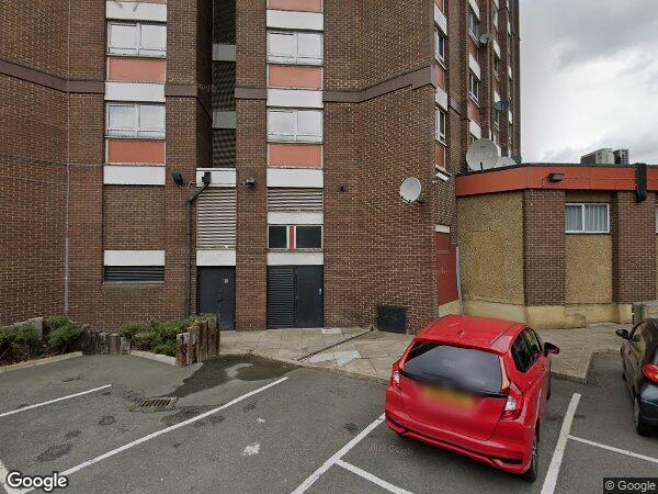 Flat Byron Way in Greater London