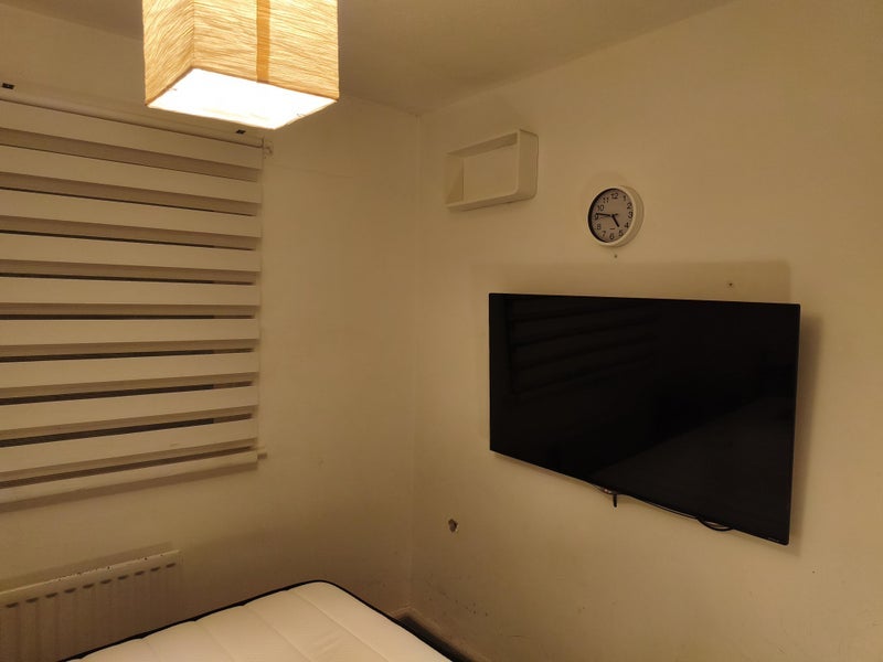 Room Farnborough Road in Manchester