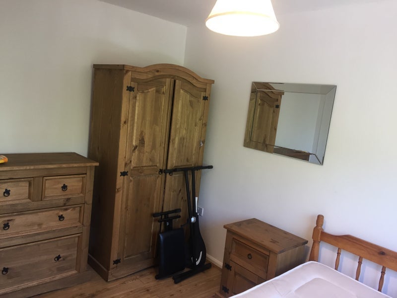 Room Farnborough Road in Manchester